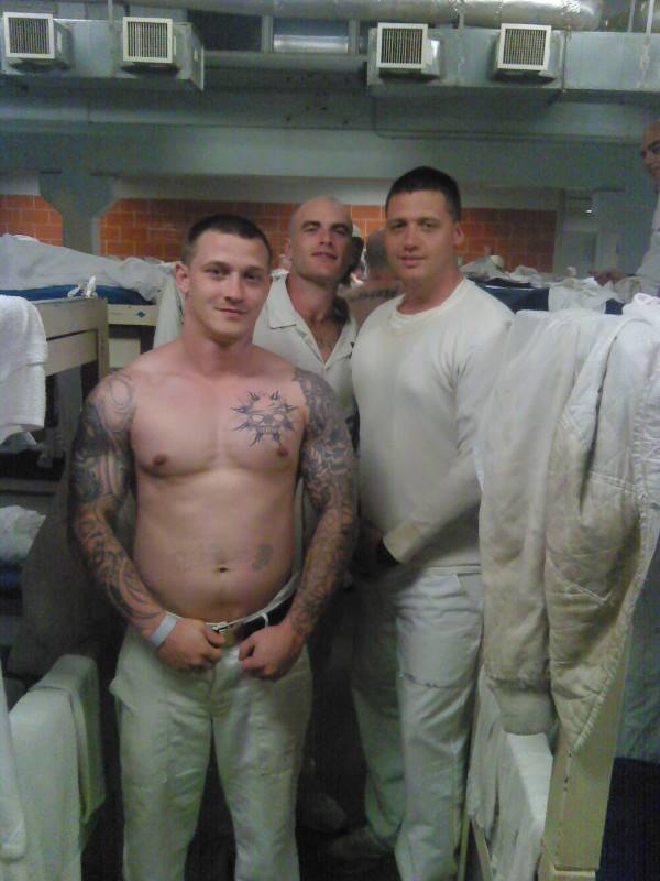 striaghtserve:  ngrboy4whttops:  my first few hours in prison…and i think i’m