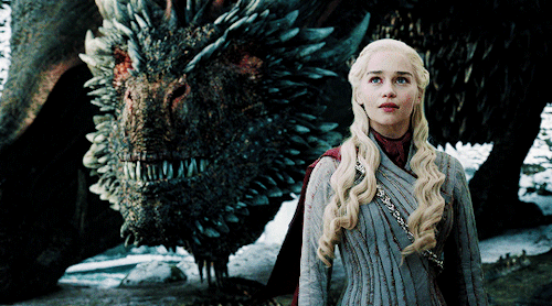 amomentsnotice:Daenerys Targaryen one last time with Rhaegal & Drogon in Game of Thrones S8 Ep 4