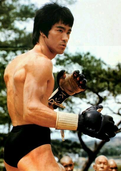 taichi-kungfu:  Bruce lee was the father of MMA, the master of Kung fu.