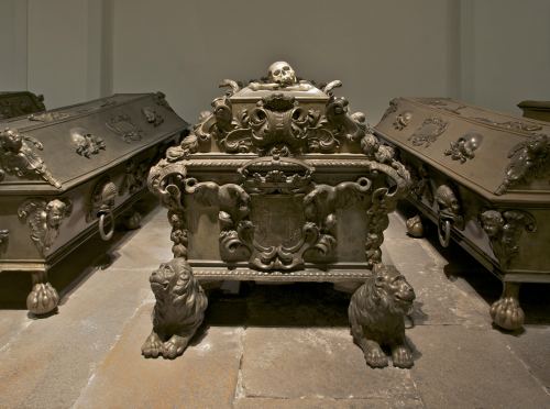 Sarcophagus of archduchess Eleonora Maria, Imperial Crypt, Vienna.&gt; Photo: Jebulon.