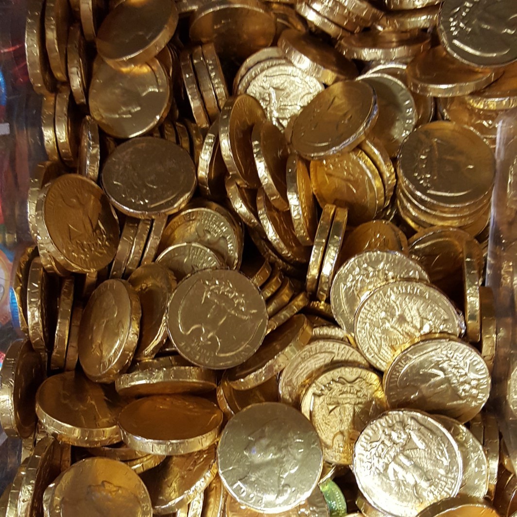 keikos-safe-place:Rainbow chocolate coins! These are so pretty!