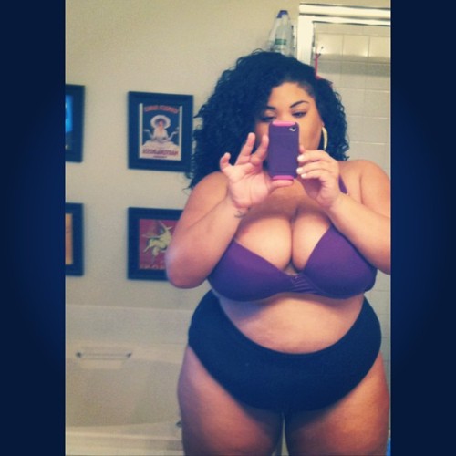 bodyposibikinibabes:  jennabeingjenna:  ashleighthelion:  I’m ready to go swimming, you guys. #fatkini #bbw #bodypositive #watchoutforthebiggirl #bigbelly #nofucks  *faints*  Too cute! 