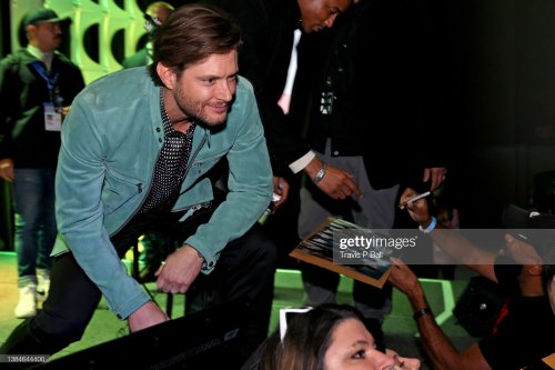 justjensenanddean: Jensen Ackles | SXSW 2022 (March 12)  HE LOOKS SO FUCKING DIFFERWNT WHAT!?