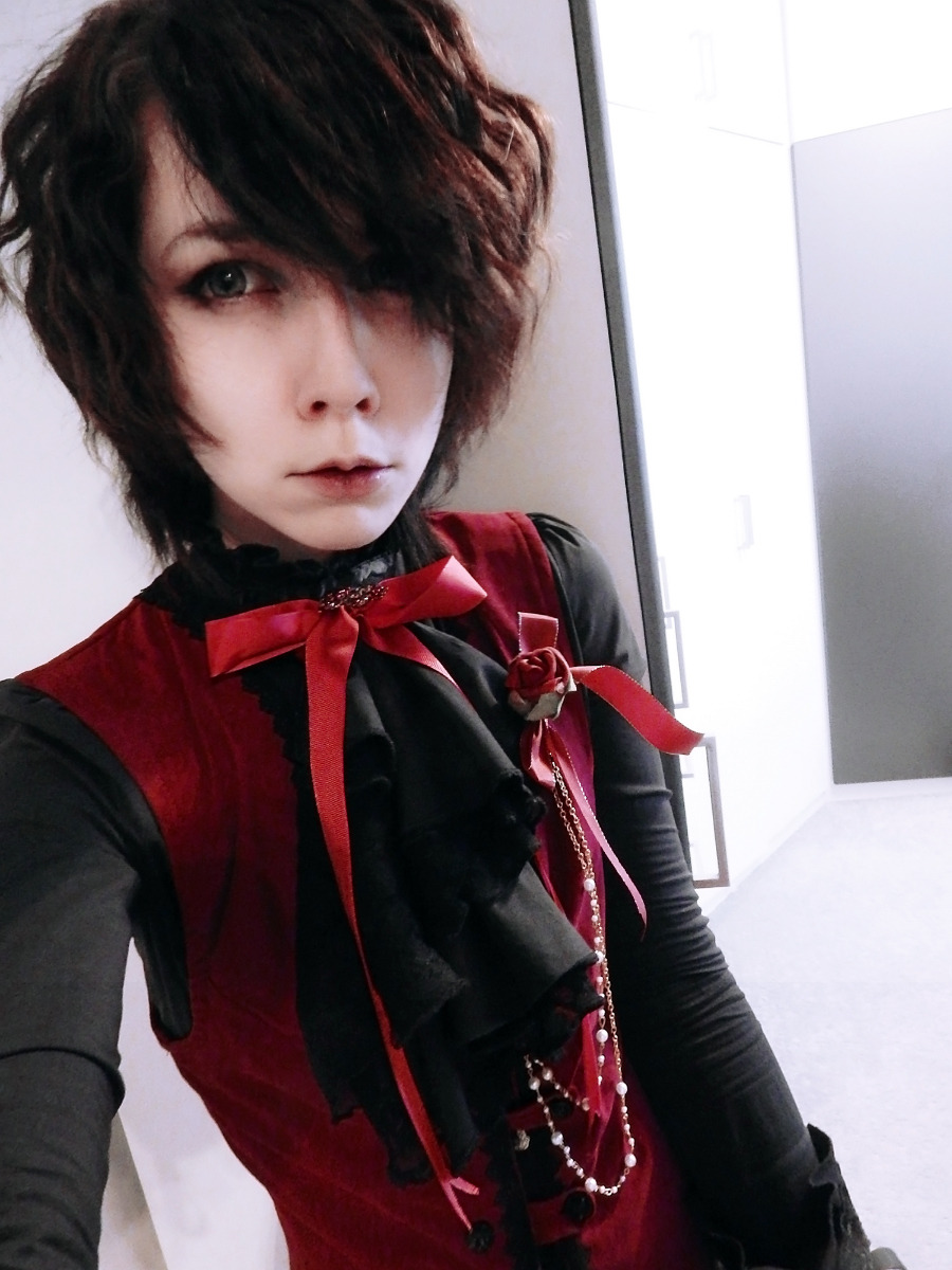 axolotlsmile:  ~🌹🍷   