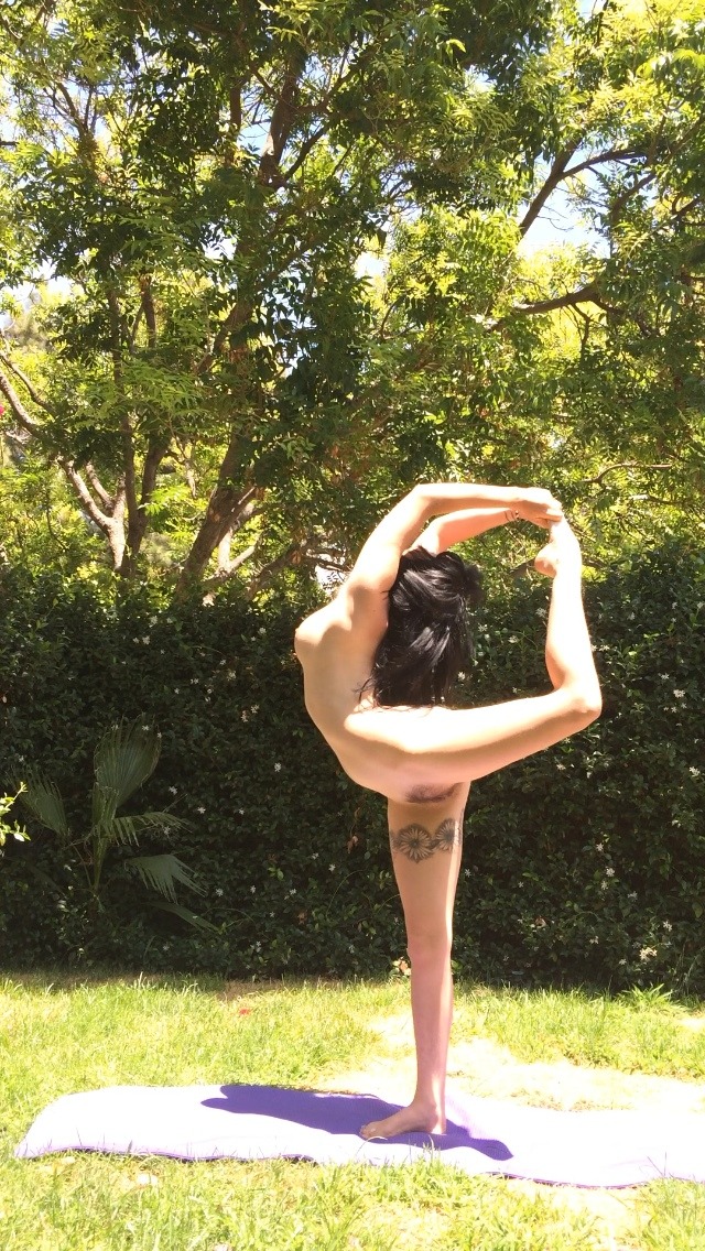 girlsdoingyoga:  yogalizard:  Another lovely day in the sun.  . 