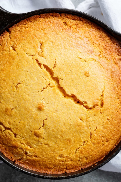 sweetoothgirl:  easy buttermilk cornbread (best sweet cornbread)  