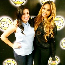 mizzjasminevillegasnewz:   With @jasminevillegas earlier! Super sweet—we were talking about her crazy cat &amp; my crazy dogs! #petsarecool 