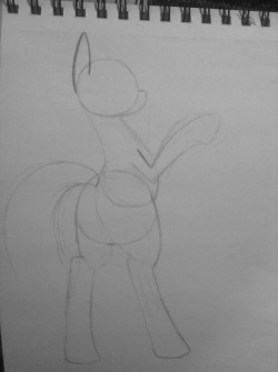 poorlydrawnpony:Lol IDK Rarity? =3