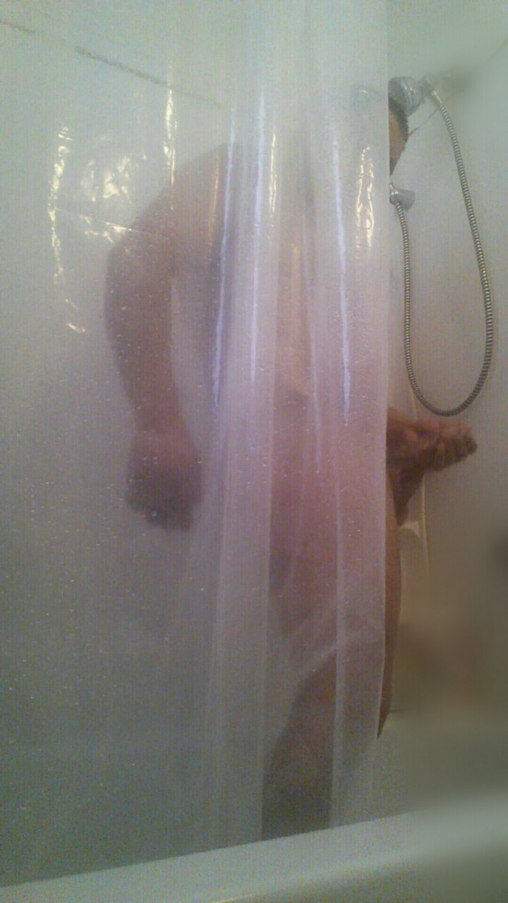 adorabear88:  Little fun in the shower  Follow me on instagram @dgz_88