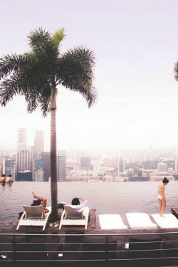 ilaurens:  Marina Bay Sands: Sky Park | by Winnie