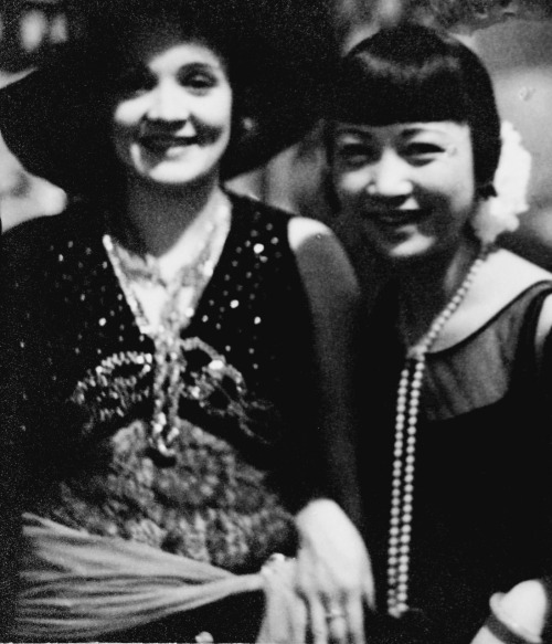 oh-sewing-circle:“Anna May Wong encountered a twentieth-century icon sometime during the fall of 192