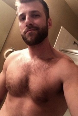 boisehorndawg:  daddysdirtyboy:  Mr Yummy.