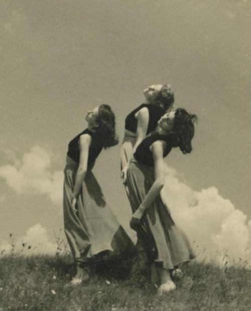 madivinecomedie: Photographe non identifié. Ecole de danse de Kallai Lili (1920-1995), Hongri