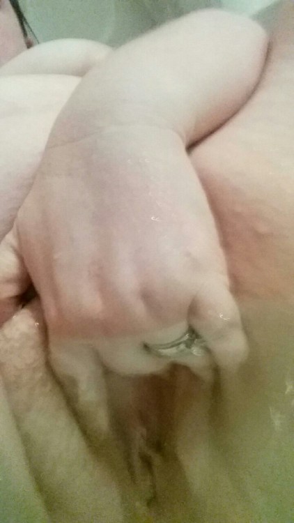 XXX kevinamy9:  Wife sending me pics while taking photo