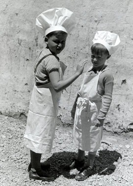 sniper-at-the-gates-of-heaven:scenes of life from the jewish community of bolivia