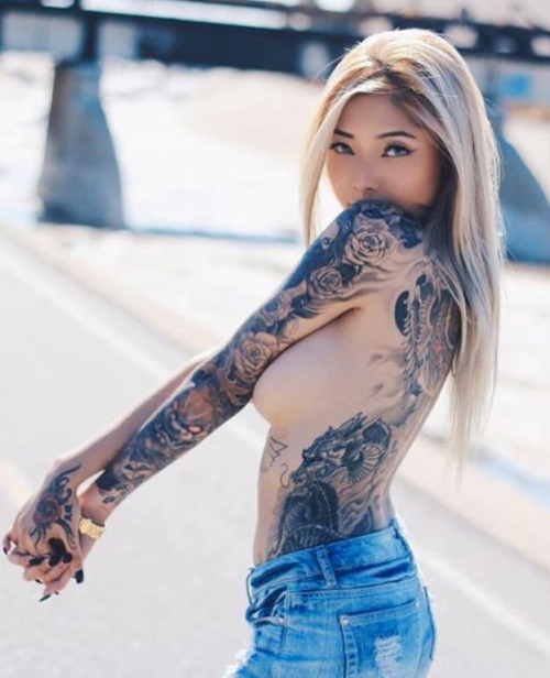 tattoogirls66:  love this tattooed beautys - http://tattoogirls66.tumblr.com here