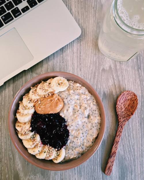 healingessie: I always like to start my day with a healthy breakfast, so that even if I don’t 