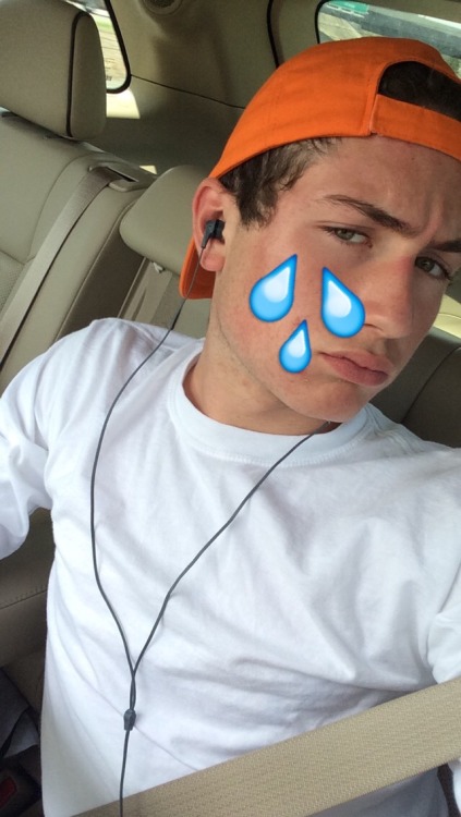 homosxl:  hispanicwhore:White teeth teen  !!!!