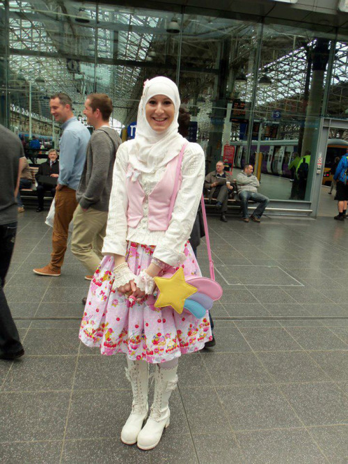 halihijabi:Hijabi Lolita FashionTumblr (Alyssa) | Tumblr (Noor) | Blogspot (Noor)