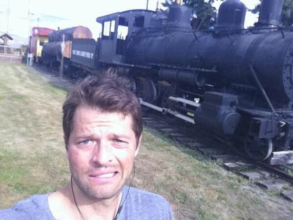 deansdamnation:  damn82much:  Dorky is a sexy look on these boys.  this cast i swear