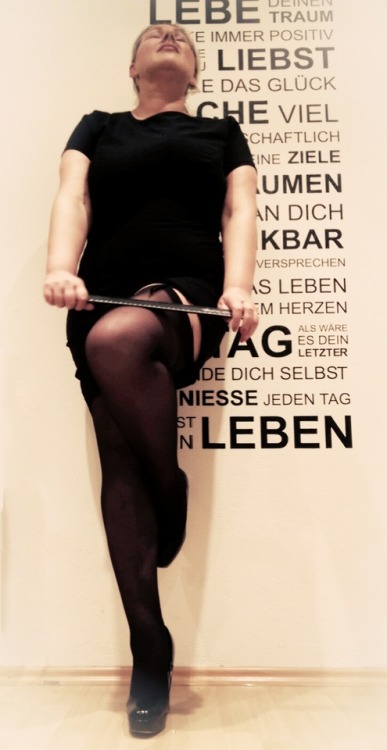 sexyladyinsane: onehellofaride: sexyladyinsane: mfraenky: sexyladyinsane: Wer kommt mich in der Arbe