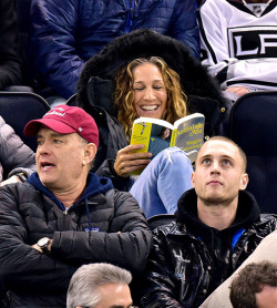 harinef:  youraries:vintageanchorbooks:Sarah Jessica Parker ignoring Tom Hanks and a hockey game to read ASTONISH ME. The prophecy has been fulfilled.   Me  summer reading list