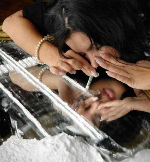 amywantscockanddrugs: let me b there an have some