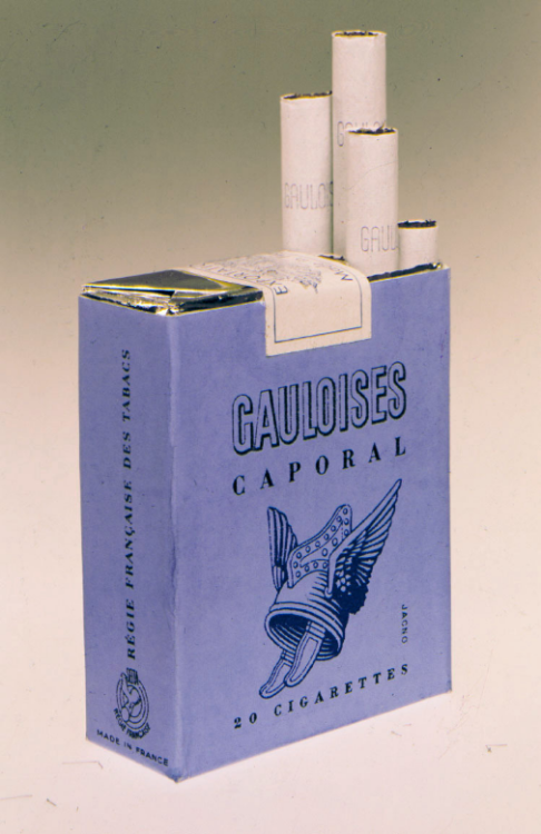 gacougnol: French cigarettes Gauloises