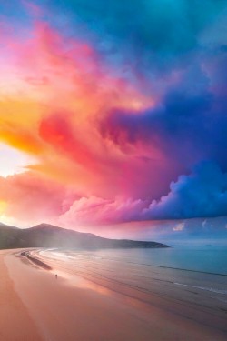 j-k-i-ng:  “Clouded In Color“ by | Tom Noske