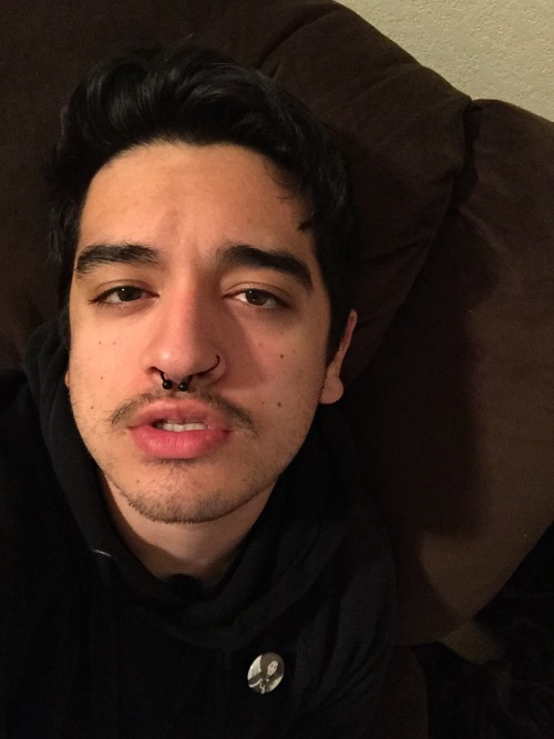 dropalexdead:I wish my lips were bigger.
