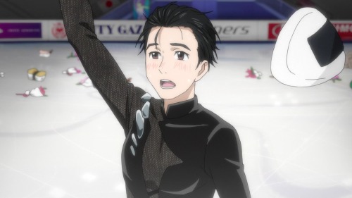 noinamon:I love when the audience feed Yuri with these lol Where’s the katsudon? lol