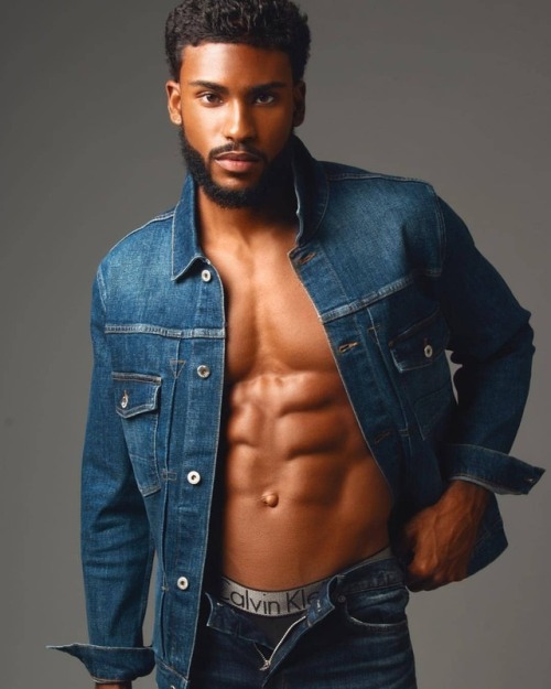 darkskinboy:  https://www.instagram.com/blameblackboys