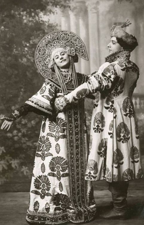 Anna Pavlova and Mikhail Mordkin, costume for the Russian dance, 1910