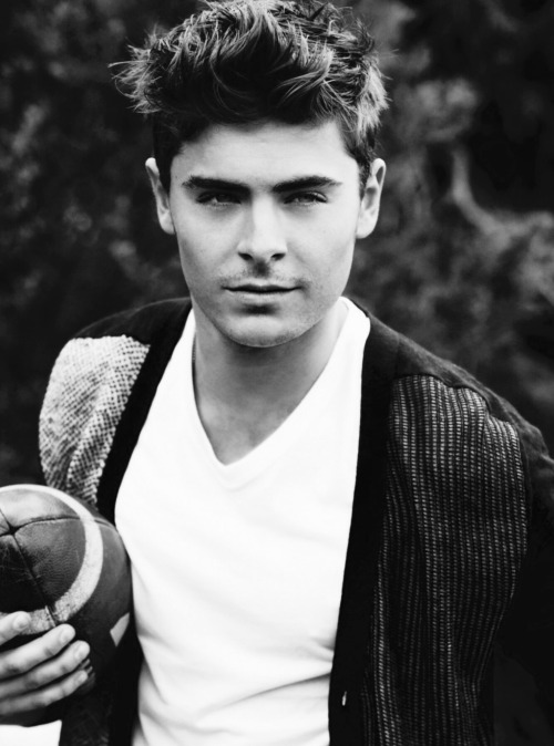 Zac Efron. B+W.