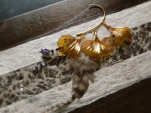 tanuki-kimono:Delicate ginkgo and nadina hairpin + ear cuff by Toukadou Sumi