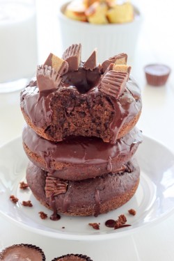 Fullcravings:  Double Chocolate Peanut Butter Cup Donuts  I Want It Now!