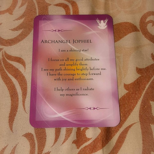 ♡Today’s Oracle Reading: Do You Need To Recapture Your Personal Power? Use A Golden Topaz To R