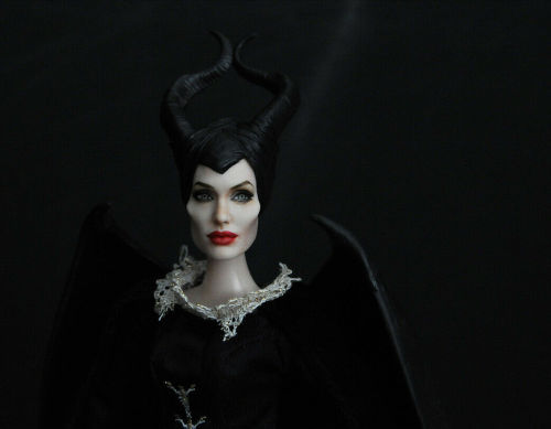 #Maleficent: Mistress of Evil on https://www.ebay.com/usr/ncruz_doll_art up for auction this #ooak #