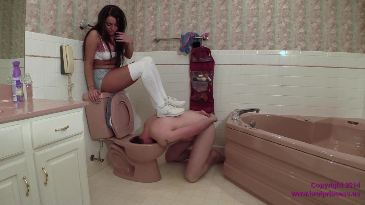 brat-princess2:  She takes the virgin cucks wallet from him, shoves his face in her