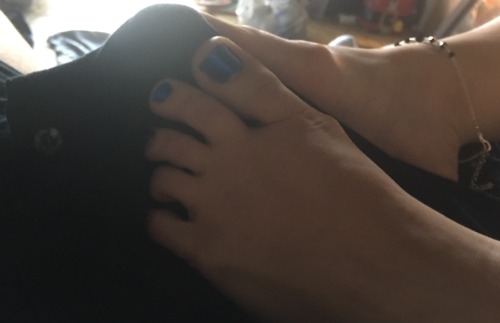 dreamfeetteam:  dreamfeetteam:  Gave a lucky someone a nice tease! 👣  Maybe another footjob is in the mix? What do you think? Private videos for only ŭ?