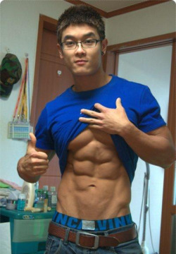 siroman91:  Hot Korean &lt;3