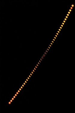 ilaurens:  Annular solar eclipse | by uchi_z. 