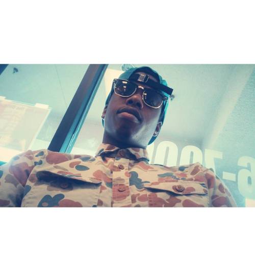 caribbeanking2255:  He fine asf 💦💦💦 Cooks 