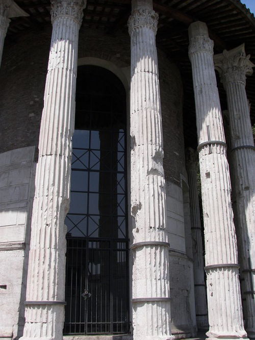 last-of-the-romans:Temple of HerculesOne of my favourite places in Rome