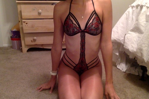 corruptress: can someone take pictures of me in this set bc it’s gorgeous and my shitty webcam