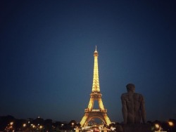 ❤️🇫🇷 (at Jardins du Trocadéro)