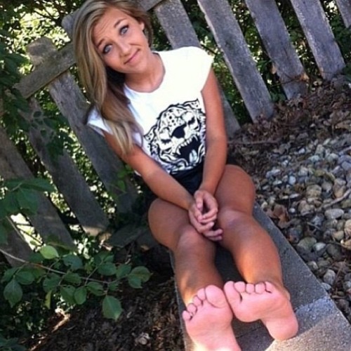 loveforgirlsfeet: