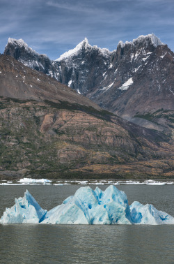 theencompassingworld:  russmosis:The Melting Icecaps…Lago Grey, Patagonia, Chile  The World Around Us