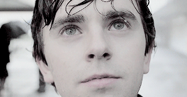 loislne:The day that the rain smelled like ice cream, my bunny went to heaven in front of my eyes. T