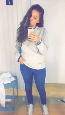 as-gay-as-it-gets:  Dressing room selfie ðŸ˜Œ